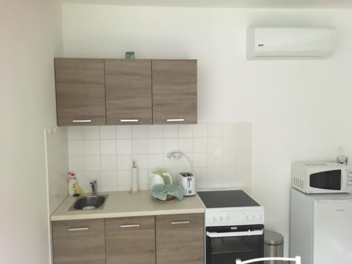 Konde Apartments B Dunajská Streda Buitenkant foto