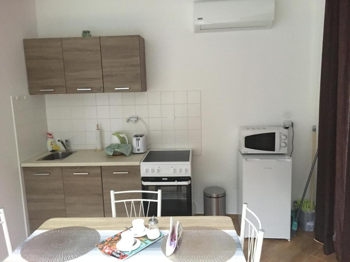 Konde Apartments B Dunajská Streda Buitenkant foto