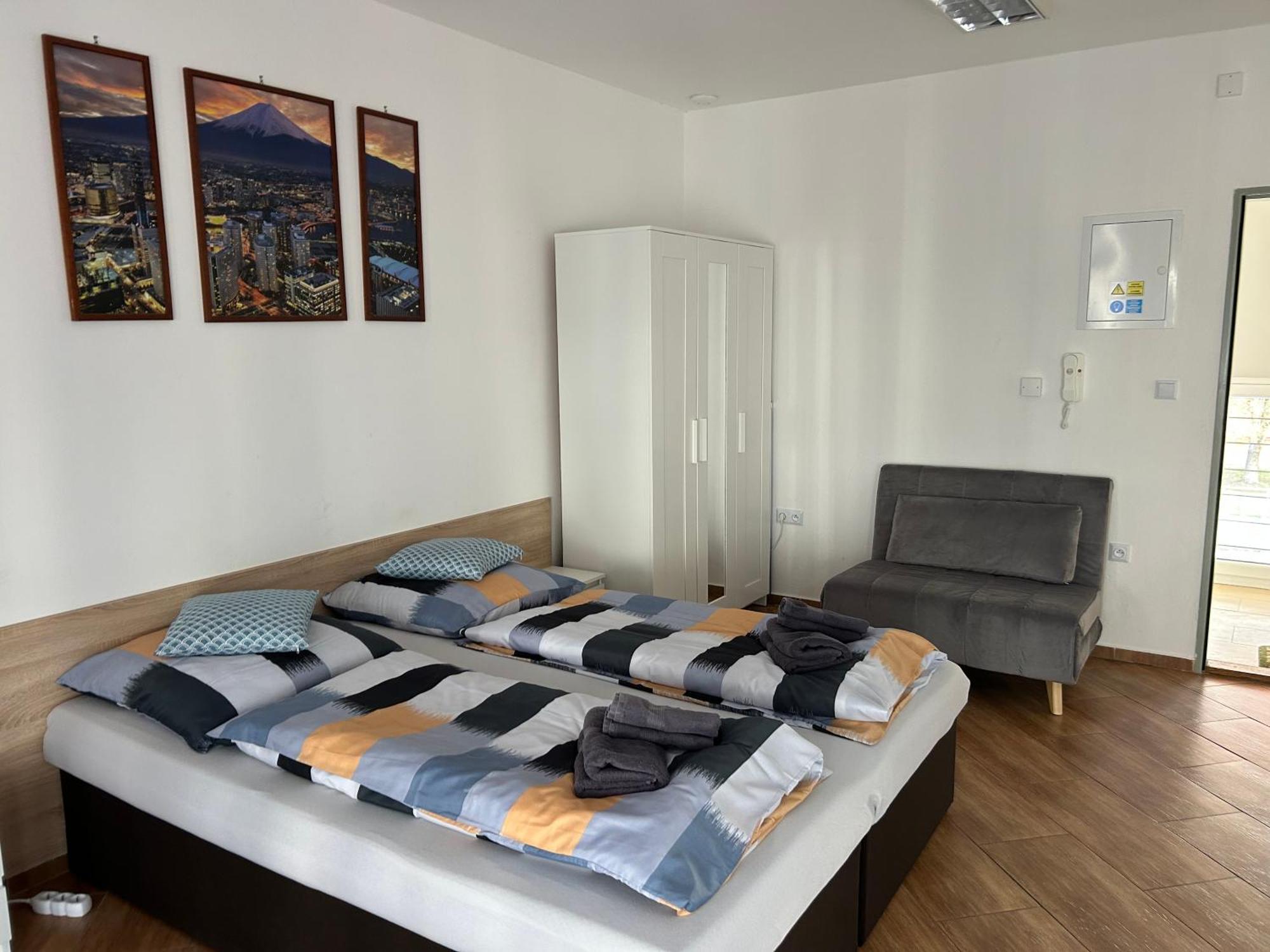Konde Apartments B Dunajská Streda Buitenkant foto
