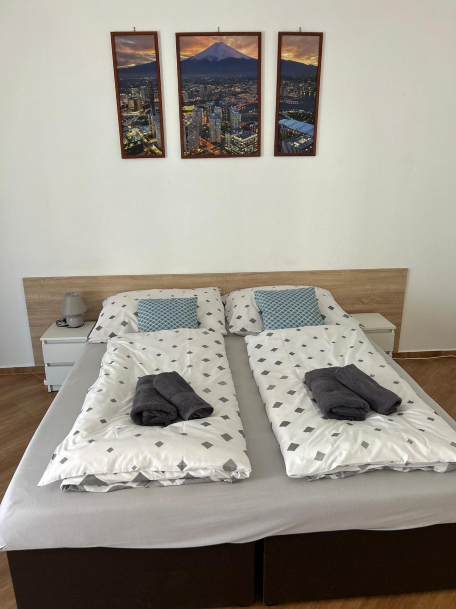 Konde Apartments B Dunajská Streda Buitenkant foto