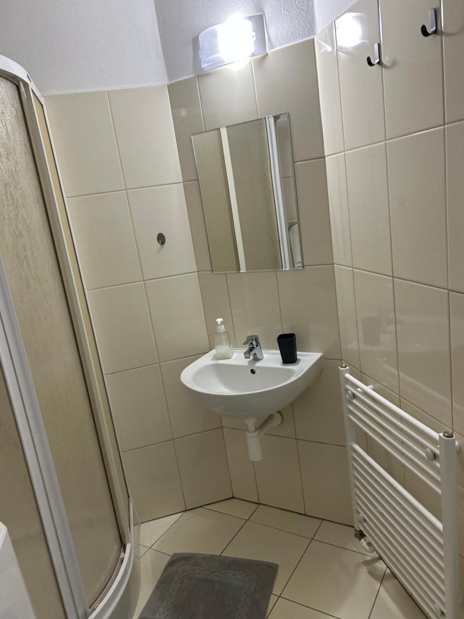Konde Apartments B Dunajská Streda Buitenkant foto
